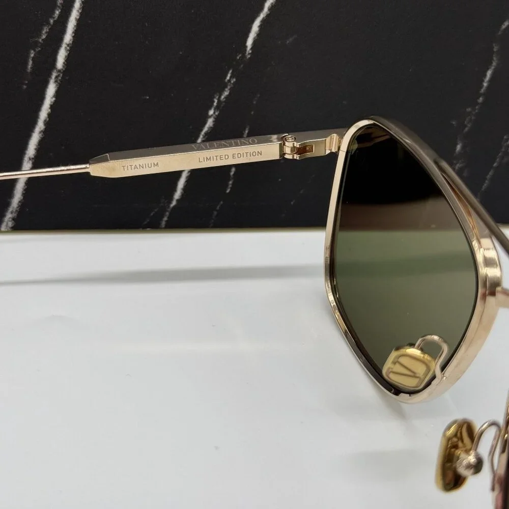 NEW VALENTINO VLS-168A GOLD GREEN UNISEX SUNGLASSES - Picture 7 of 10